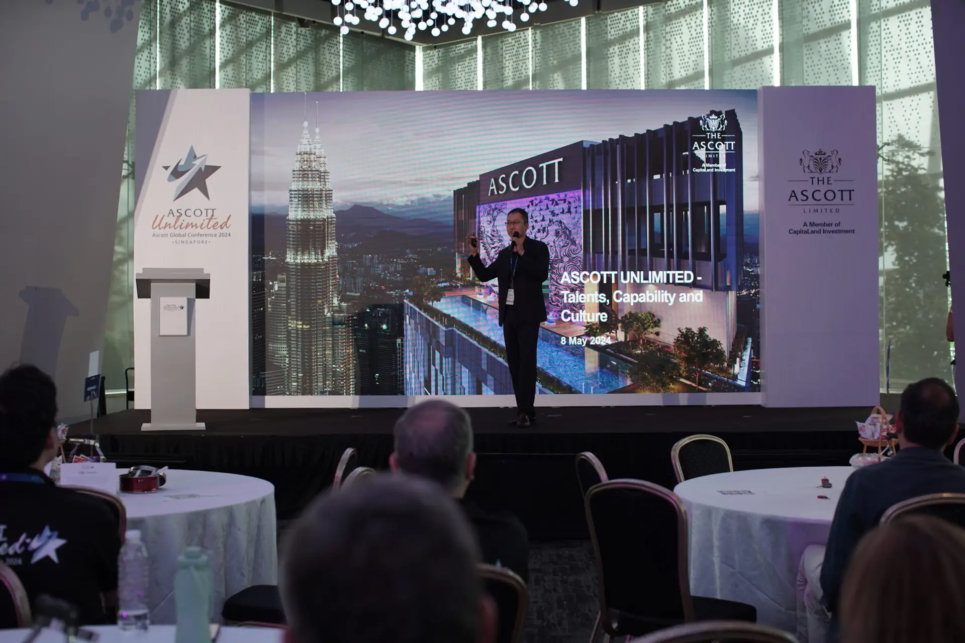 LED Video wall as backdrop for powerpoint presentations